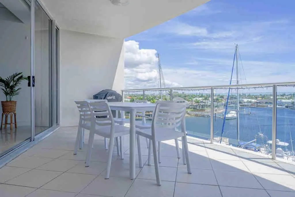 Ferienwohnung Waterfront Elegance With Pool & Jetty Access Buddina