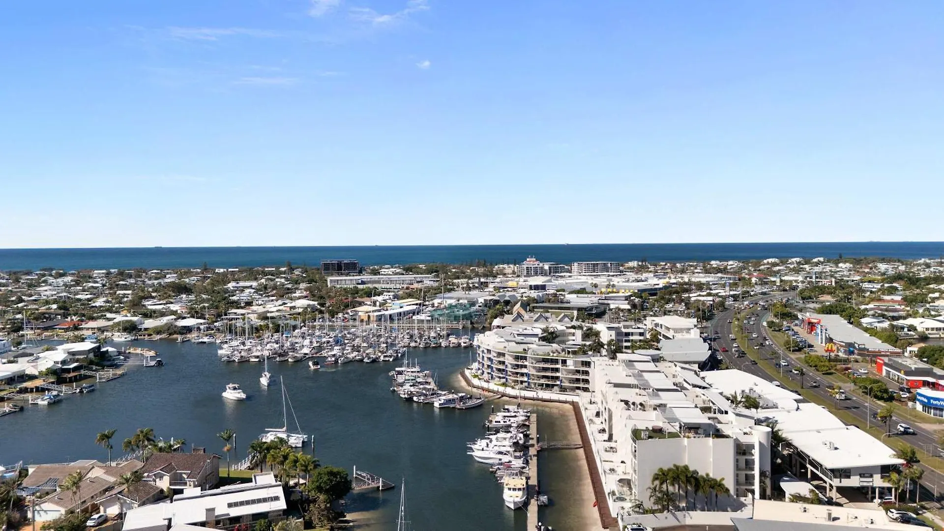 Ferienwohnung Waterfront Elegance With Pool & Jetty Access Buddina Apartment