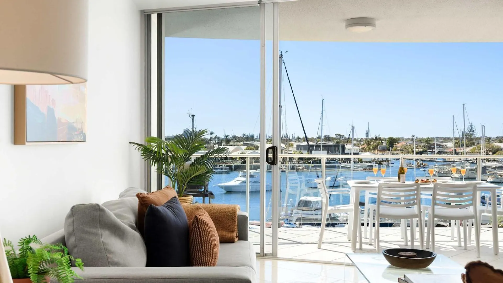 Ferienwohnung Waterfront Elegance With Pool & Jetty Access Buddina Apartment