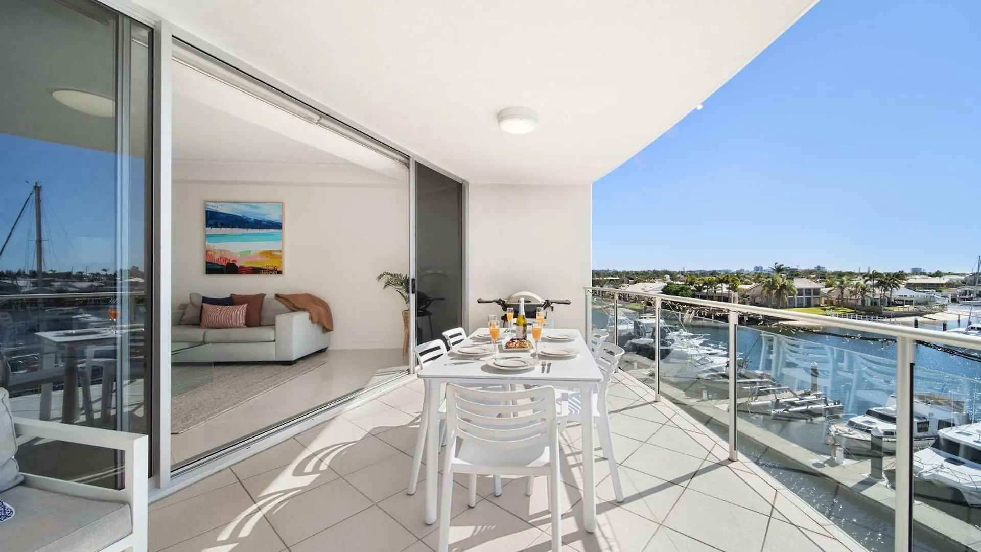 Apartment Ferienwohnung Waterfront Elegance With Pool & Jetty Access Buddina