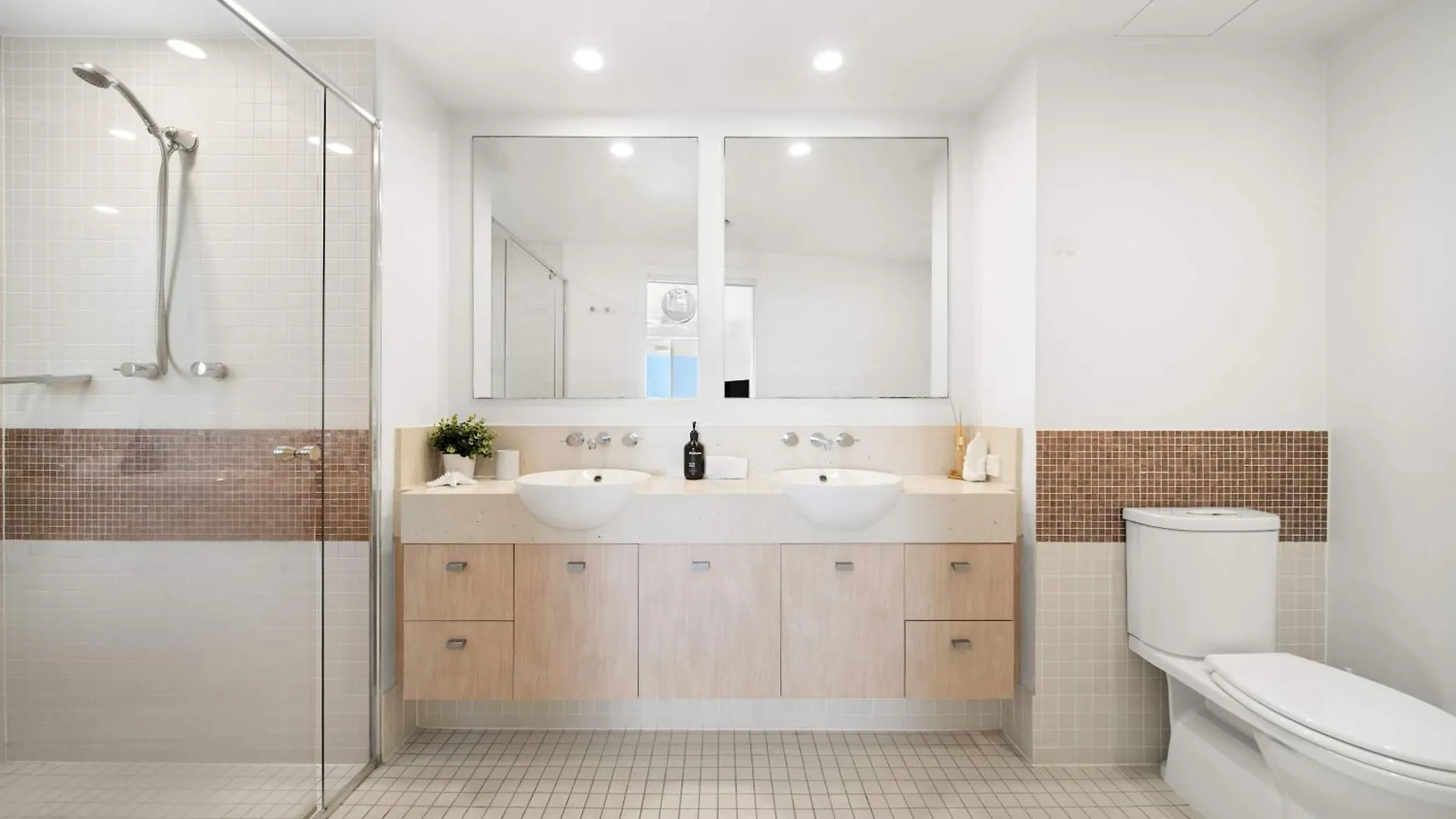 Ferienwohnung Waterfront Elegance With Pool & Jetty Access Buddina Australien