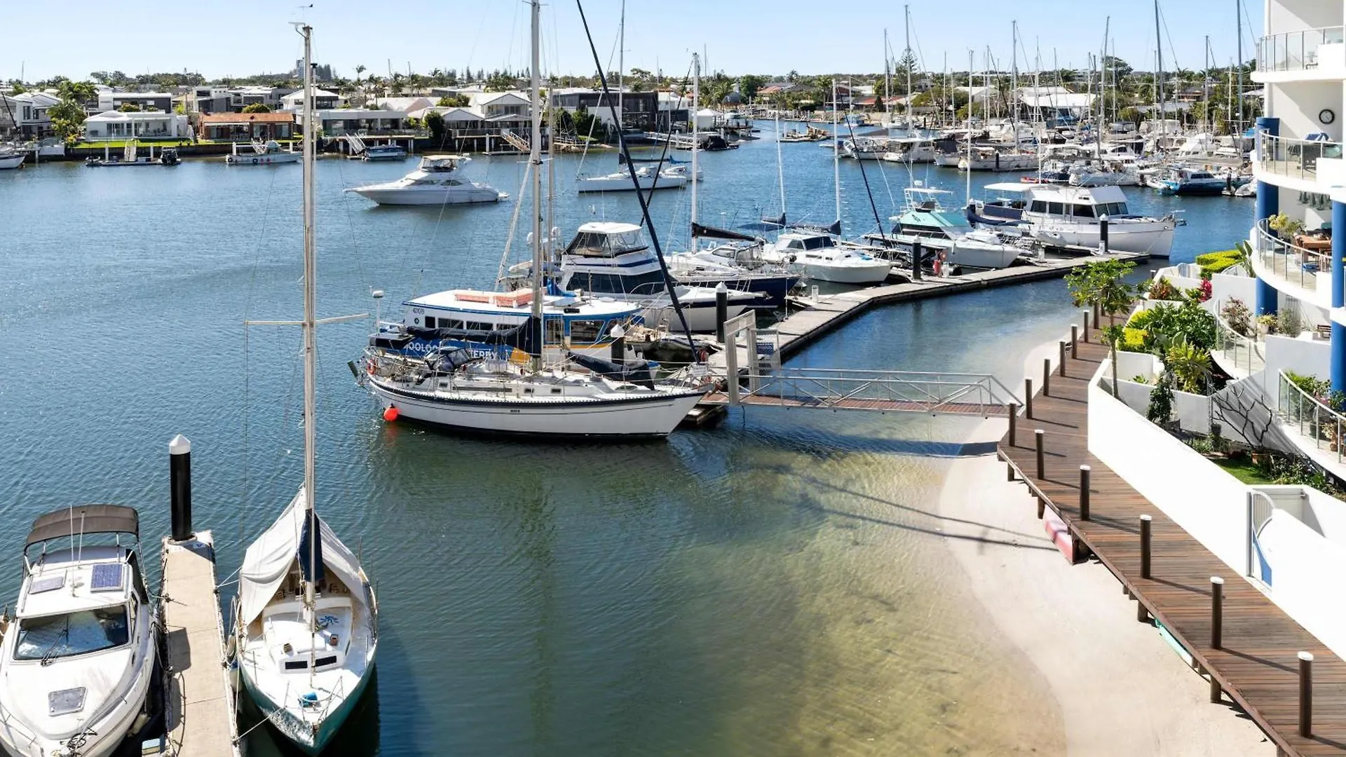 Ferienwohnung Waterfront Elegance With Pool & Jetty Access Buddina Apartment