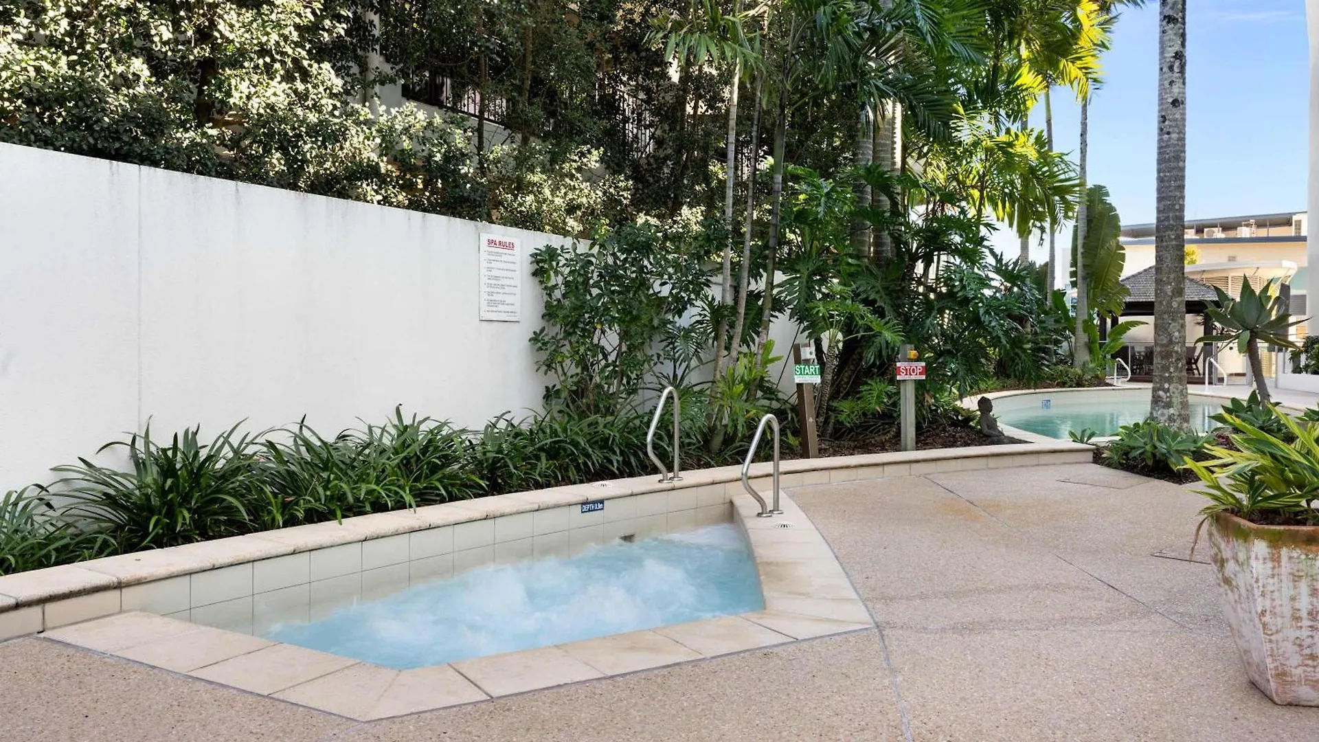 Ferienwohnung Waterfront Elegance With Pool & Jetty Access Buddina Apartment